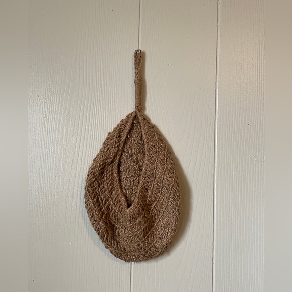 Jute basket hanging for pantry | Potato garlic onion storage | Boho wall basket - Picture 4 of 9